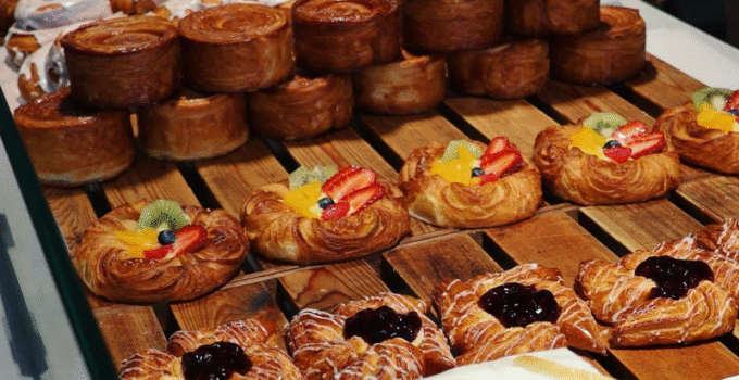 How to Choose the Best Bakery Near You Tips for Freshness and Quality?